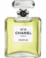 Chanel__19_woman_569cddace0d27